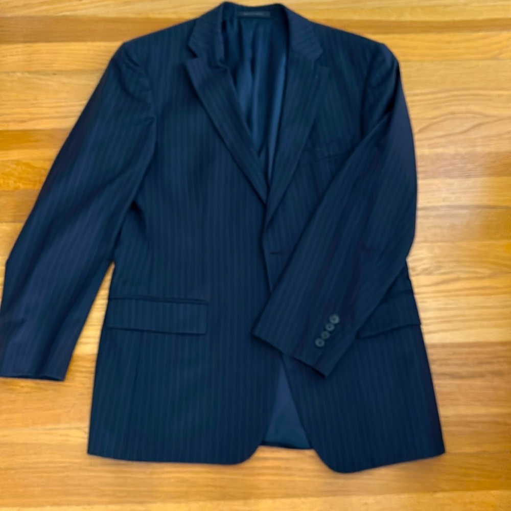 Hugo Boss navy pin stripe suit in excellent shape 40 regular